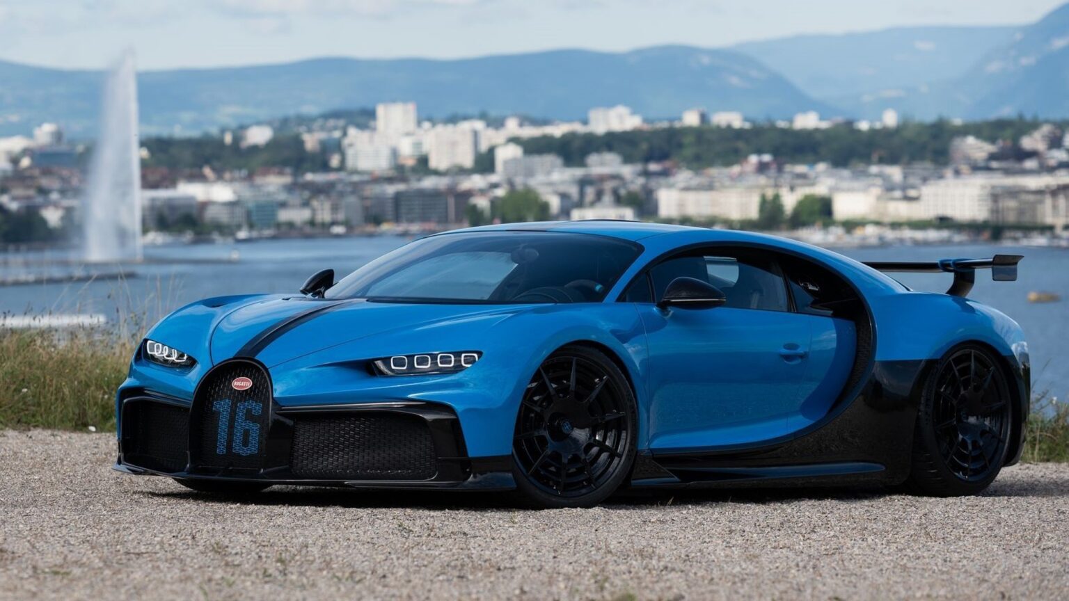 Bugatti Chiron Pur Sport, ecco il test drive della francese