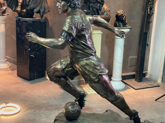 Maradona Statua