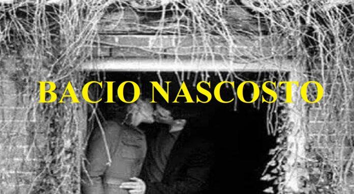 Bacio caos, chi si è baciato di nascosto