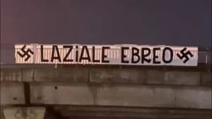 Derby: striscione scandaloso